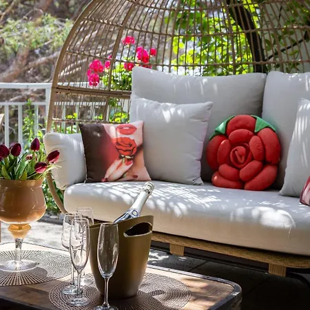 Beachfront With Wonderful Large Terrace Makarska