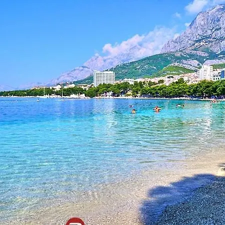 Apartman Beachfront With Wonderful Large Terrace *