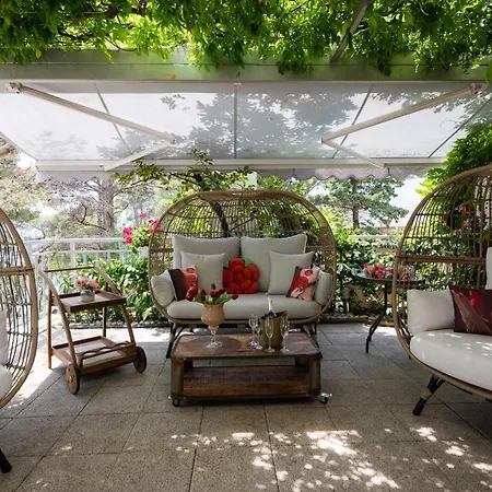 Beachfront With Wonderful Large Terrace *