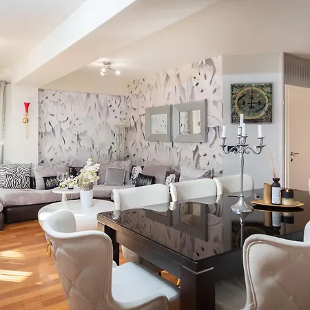 Beachfront With Wonderful Large Terrace Apartamento