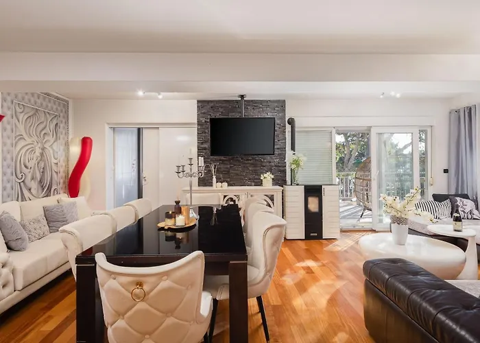 Apartament Beachfront With Wonderful Large Terrace *