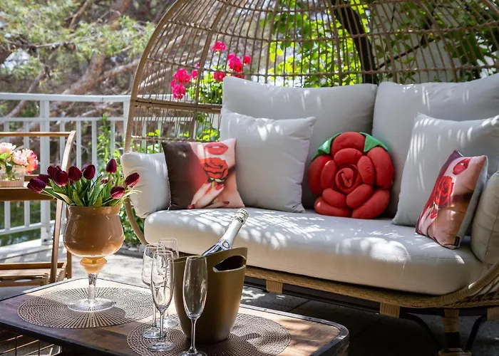 Beachfront With Wonderful Large Terrace Makarska