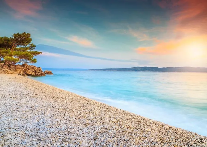 Beachfront With Wonderful Large Terrace Apartment *