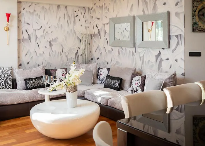 Beachfront With Wonderful Large Terrace Apartment Makarska