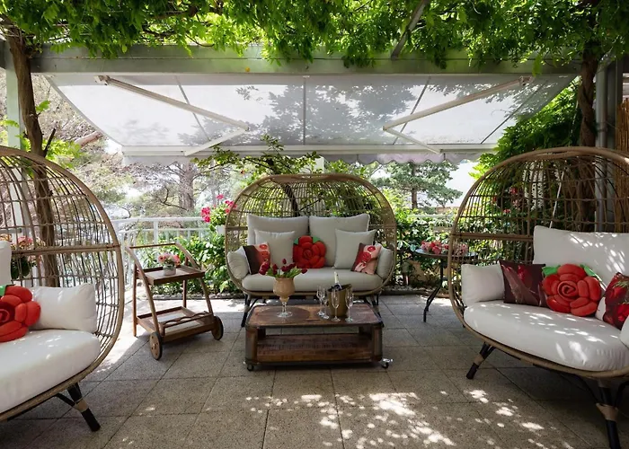 Beachfront With Wonderful Large Terrace *