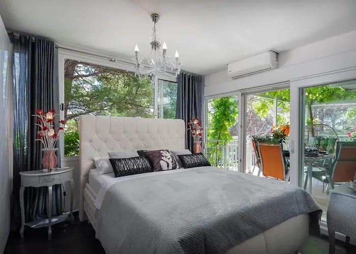 Beachfront With Wonderful Large Terrace Apartment