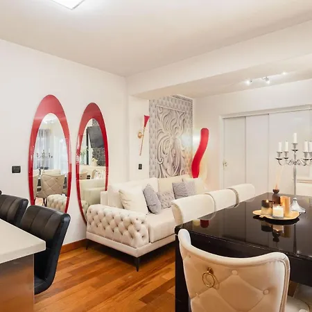 Apartamento Beachfront With Wonderful Large Terrace Makarska