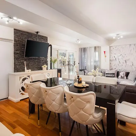 Beachfront With Wonderful Large Terrace Makarska