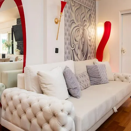 Beachfront With Wonderful Large Terrace Makarska