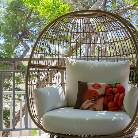 Apartamento Beachfront With Wonderful Large Terrace Makarska