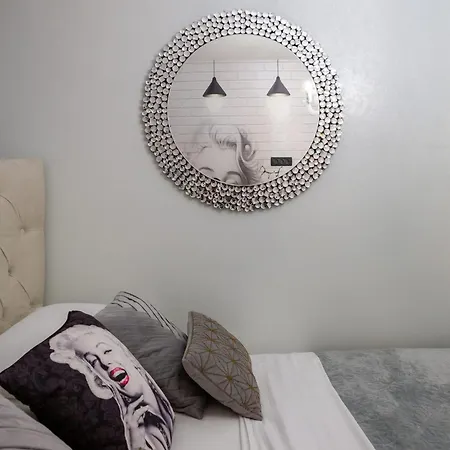 Beachfront With Wonderful Large Terrace Apartamento *